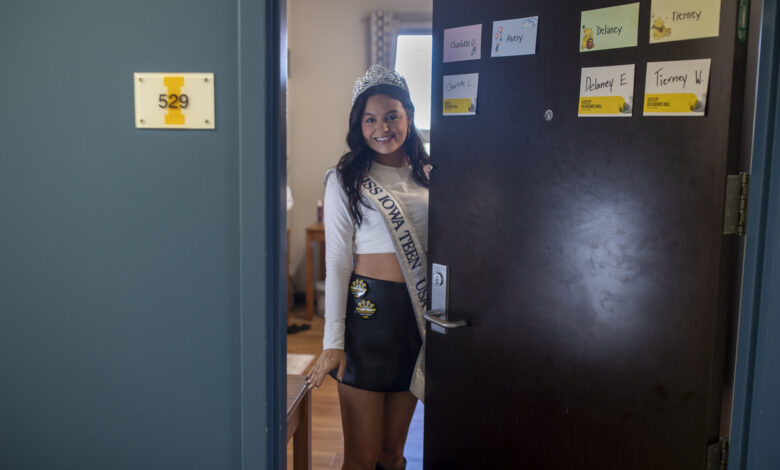 UI first-year Charlotte Lange is set to take on Miss Teen USA competition UI first-year Charlotte Lange is set to take on Miss Teen USA competition